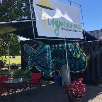 Le Yellow Sub - Available sitting area. There's also an adjacent park. - Vietnamese Near Me - Hilo, Hawaii Le Yellow Sub - Available sitting area. There's also an adjacent park. - Vietnamese Near Me - Hilo, Hawaii