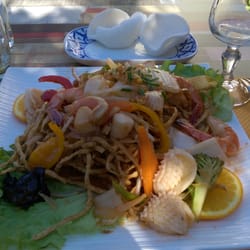Restaurant Phanphan - Mi Gion - nouilles croustillantes aux fruits de mer. Un regal! Juste compliqué a manger du fait des nouilles dures