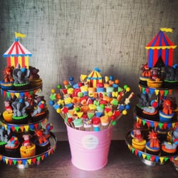 Le Fırın - Sirk temalı Cupcake kuleleri ve Marshmallow Buketi