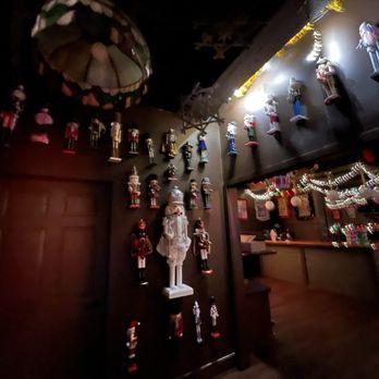 Mary Jo McGuire's - Upstairs - American Near Me - Chicago, Illinois