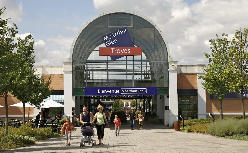 MCARTHURGLEN TROYES Updated September 2024 10 Photos Voie du Bois