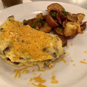 M.A.C. 24/7 - Omelet Your Way - VN - American Near Me - Honolulu, Hawaii