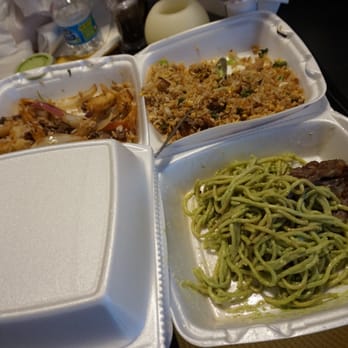 Las Llamas Pollos - Lolo saltado, arroz chaufa de pollo, and noodles - Peruvian Near Me - Sylmar, California