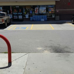 7-Eleven - Store front