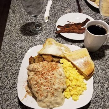 Magnolia Grill - Chicken fried steak - New American Near Me - Sedro-Woolley, Washington