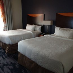 Queen room, smells great, beds are so comfy