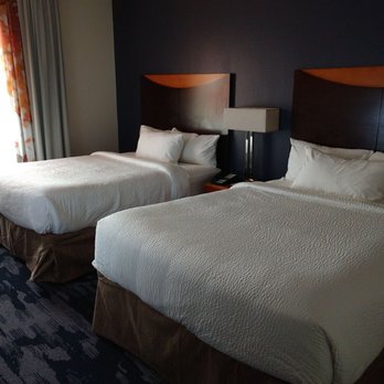 Fairfield by Marriott Inn & Suites Orlando at SeaWorld® - Queen room, smells great, beds are so comfy - Hotels Near Me - Orlando, Florida