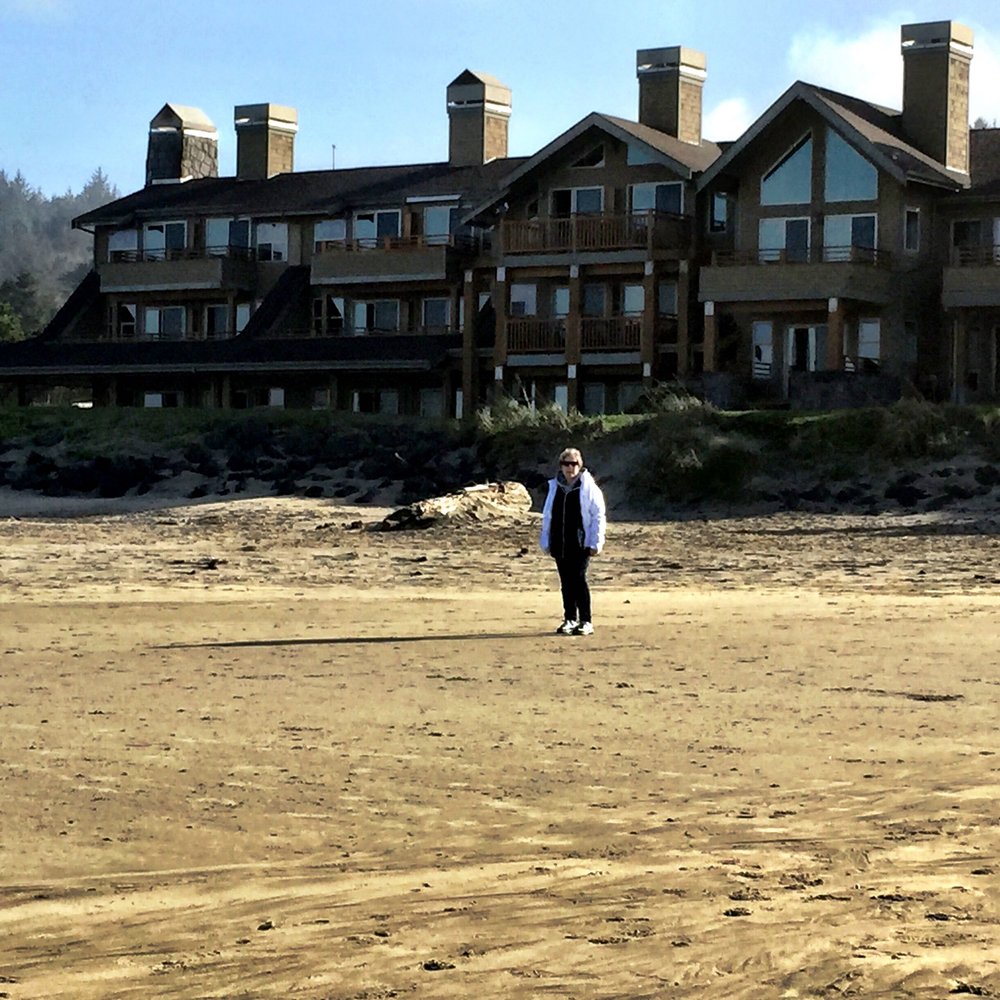 The Ocean Lodge - The Ocean Lodge from Beach. - Hotels Near Me - Cannon Beach, Oregon The Ocean Lodge - The Ocean Lodge from Beach. - Hotels Near Me - Cannon Beach, Oregon