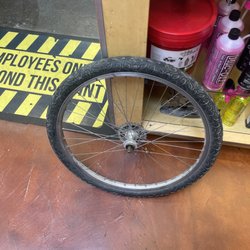 Mike's Bikes of Petaluma - Repaired wheel perfection