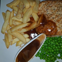 The Ruskin Arms - Meat pie, good enough to disappear quickly.