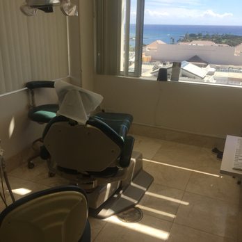 Terence QL Young, DDS - Cozy treatment room with the view! - General Dentistry Near Me - Honolulu, Hawaii Terence QL Young, DDS - Cozy treatment room with the view! - General Dentistry Near Me - Honolulu, Hawaii