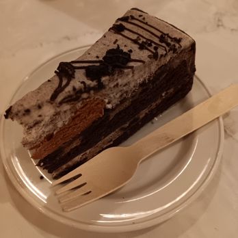 Cafe Amarti - Cookies'n'Cream Cake - Cafes Near Me - Abbotsford, British Columbia