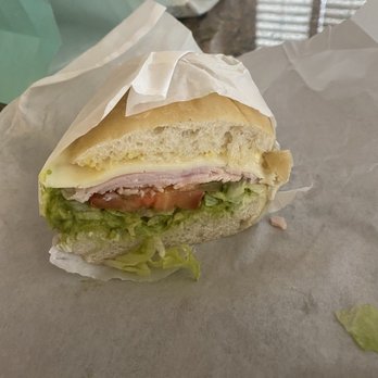 Roadees Cafe - Turkey avocado bacon sandwich - Sandwiches Near Me - Brentwood, California Roadees Cafe - Turkey avocado bacon sandwich - Sandwiches Near Me - Brentwood, California