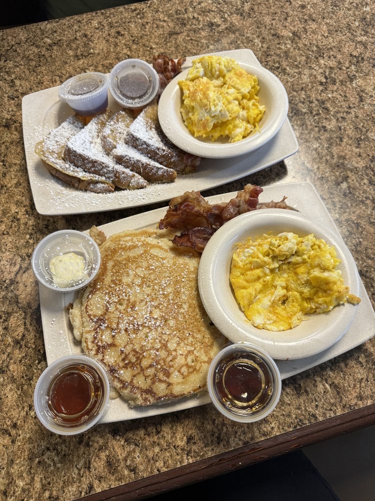 Food from Dell’s Food