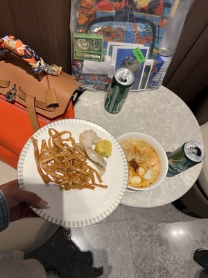 SilverKris Lounge - Terminal 3 by null