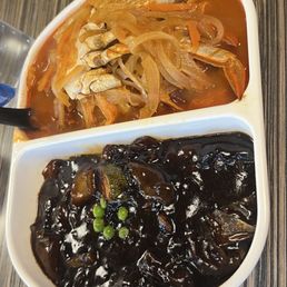 Half Black Bean & Half Seafood Noodles | 炸酱面 + 海鲜辣汤面 | Jjamjjamyeon Half Black Bean & Half Seafood Noodles | 炸酱面 + 海鲜辣汤面 | Jjamjjamyeon