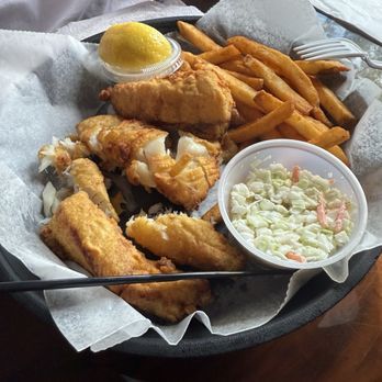 Lazy Flamingo - Fried grouper basket - Seafood Near Me - Sanibel, Florida