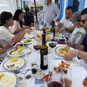 Restaurante Avenida Praia - Full table set up. - Restaurants Near Me - Murtosa, 01 Restaurante Avenida Praia - Full table set up. - Restaurants Near Me - Murtosa, 01