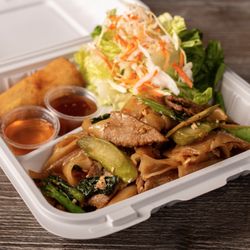 Sriracha Thai Restaurant - Lunch special pad se ew.
