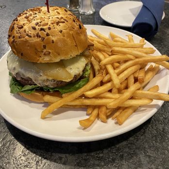 Coachmen's Lodge - Burger with bacon and onion - Venues & Event Spaces Near Me - Bellingham, Massachusetts Coachmen's Lodge - Burger with bacon and onion - Venues & Event Spaces Near Me - Bellingham, Massachusetts