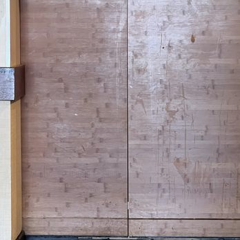 Panera Bread - You can see how dirty the wall is and the runs from liquid - Sandwiches Near Me - Covington, Louisiana