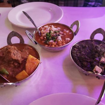 All India Cafe - (L) to (R): Lamb Vindaloo, Kabuli Cholay, Saag Paneer - Indian Near Me - Pasadena, California All India Cafe - (L) to (R): Lamb Vindaloo, Kabuli Cholay, Saag Paneer - Indian Near Me - Pasadena, California