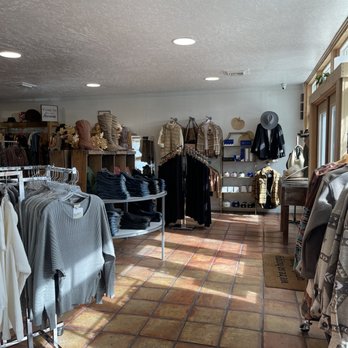 Crater Cafe - The boutique - Cafes Near Me - Central Point, Oregon