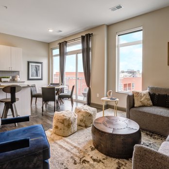 985 High - Large living rooms perfect for entertaining - Apartments Near Me - Columbus, Ohio