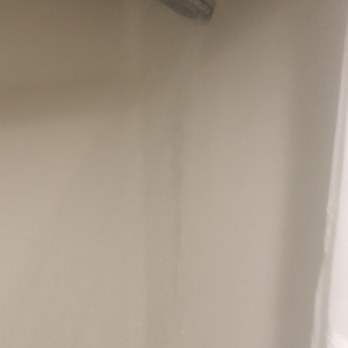 Holiday Inn The Lodge at Big Bear Lake - Shower head pouring water. - Big Bear, CA