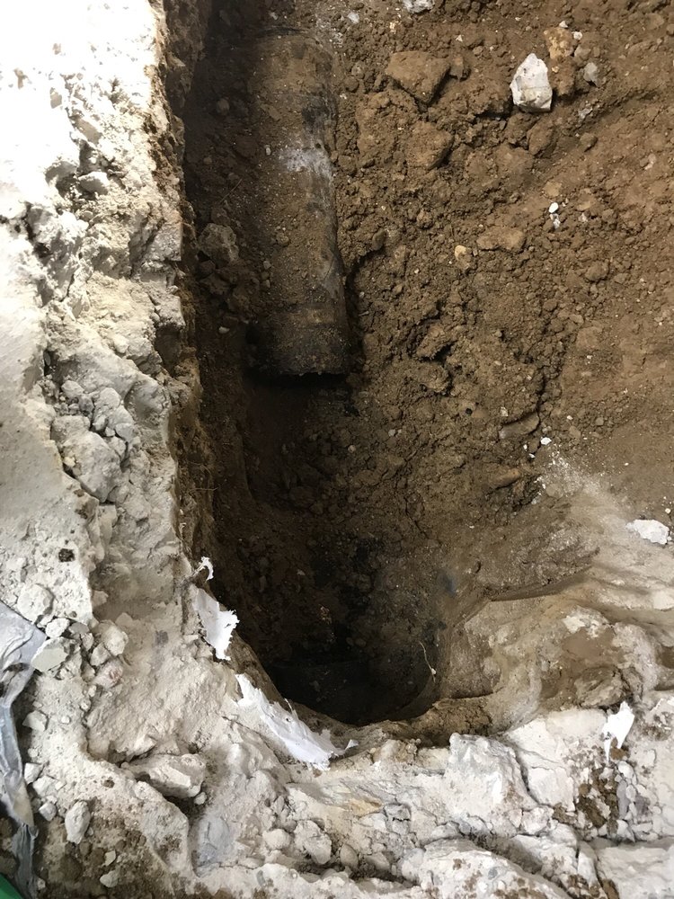 Slide of Sommer The Plumber