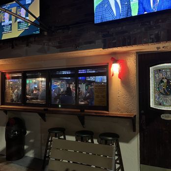 The Parrot Lounge - The Parrot Lounge patio! - Lounges Near Me - Fort Lauderdale, Florida The Parrot Lounge - The Parrot Lounge patio! - Lounges Near Me - Fort Lauderdale, Florida