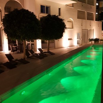 White Hotel - Swimming pool in the back - Hotels Near Me - Foggia, FG