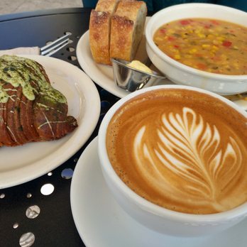 Urth Caffe - Coffee & Tea Near Me - Laguna Beach, California