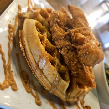 EnV - Biscot chicken and waffles - Breakfast & Brunch Near Me - Memphis, Tennessee