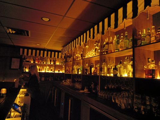 Fox's Lounge by null