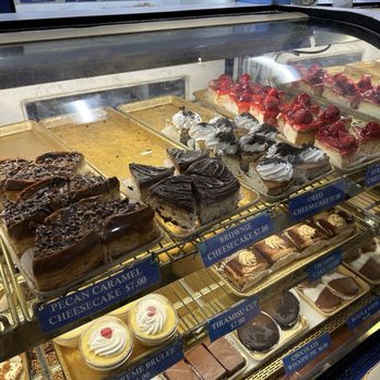 Mike's Pastry - Bakeries Near Me - Boston, Massachusetts