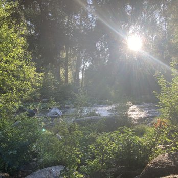 Sierra Inn - River at Sierra Inn - Hotels Near Me - Kyburz, California Sierra Inn - River at Sierra Inn - Hotels Near Me - Kyburz, California