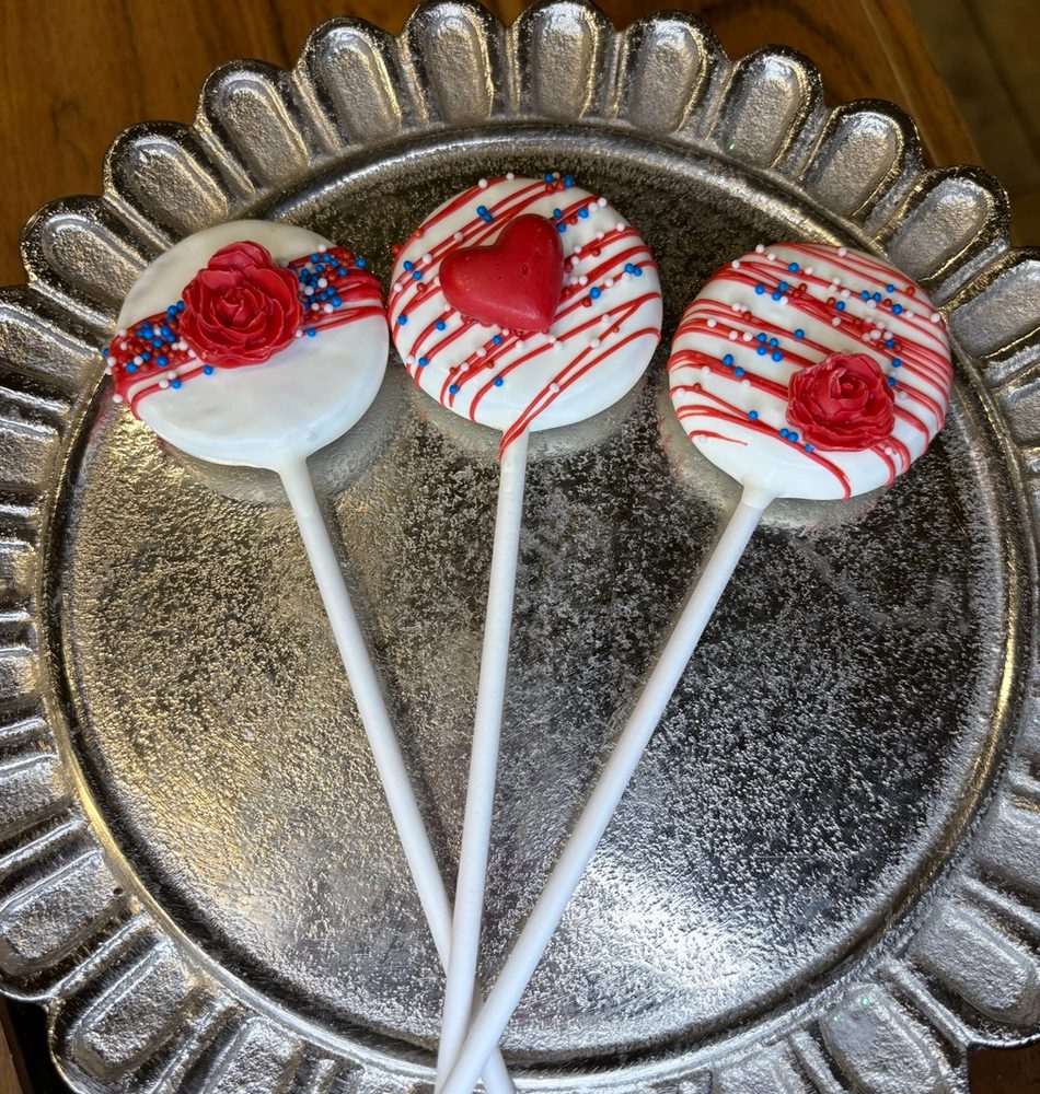 StarrStruck Sweets Logo