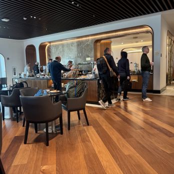 Turkish Airlines Lounge - Buffet area - Airport Lounges Near Me - Miami, Florida Turkish Airlines Lounge - Buffet area - Airport Lounges Near Me - Miami, Florida