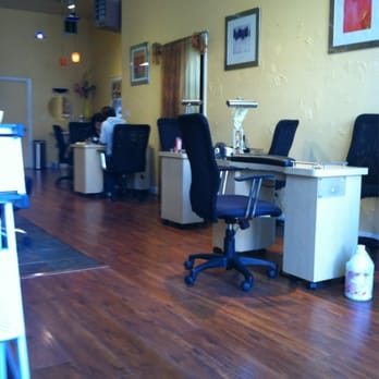Diva Nails - Clean and warm decor - Nail Salons Near Me - Oakland, California Diva Nails - Clean and warm decor - Nail Salons Near Me - Oakland, California