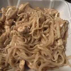 Natalia Thai Chinese And Fah - Chicken Pad Thai
