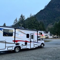 CanaDream RV Rentals and Sales Calgary - The Motorhome