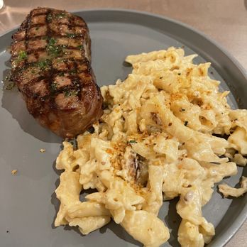 South Of Beale - NY Strip and Gouda Mac & Cheese - American Near Me - Collierville, Tennessee South Of Beale - NY Strip and Gouda Mac & Cheese - American Near Me - Collierville, Tennessee
