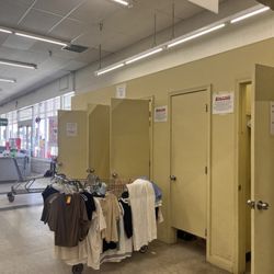 Maj-R Thrift - Dressings rooms