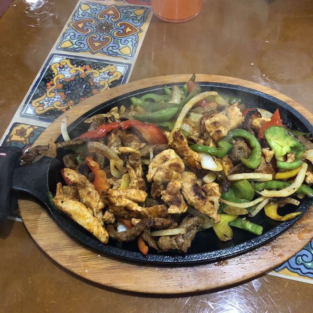 El Huapango Mexican Restaurant - Chicken and Steak Fajitas! Perfect. - Mexican Near Me - Grimes, Iowa