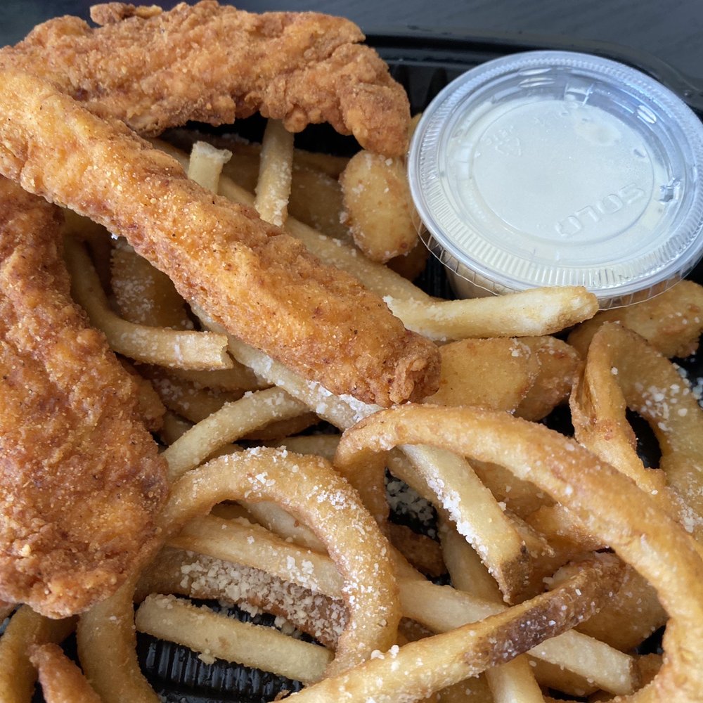 Milwaukee Brat House - Yummy - German Near Me - Shorewood, Wisconsin
