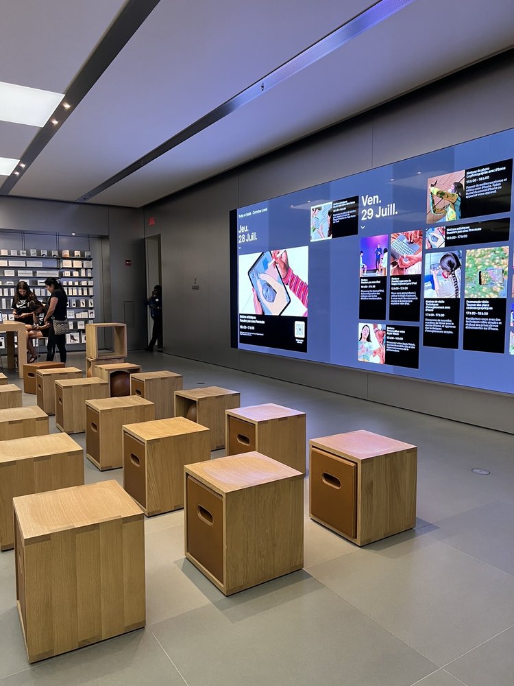 APPLE STORE Updated September 2024 12 Reviews 3035 Boulevard le