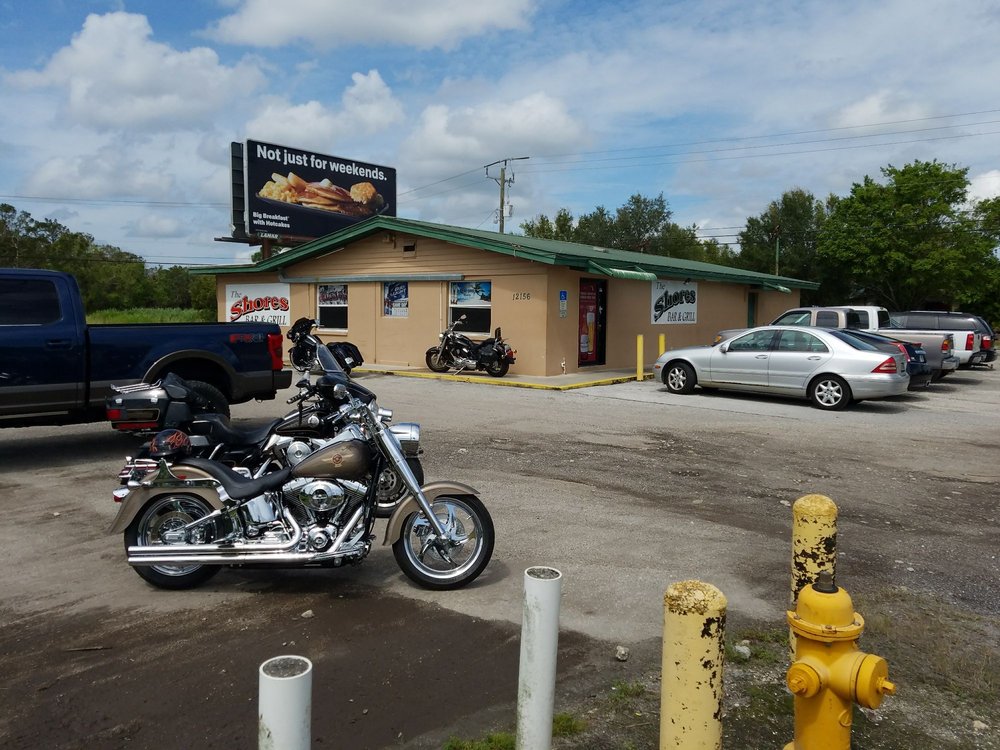 Shores Bar & Grill Image