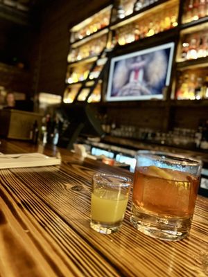 Paddock & Whisky by null