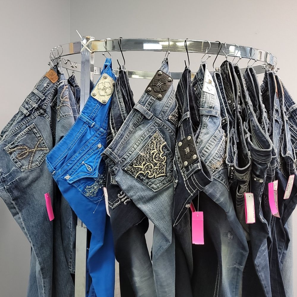 NEW 2 U CONSIGNMENT & VENDORS Updated August 2024 16 Photos 238